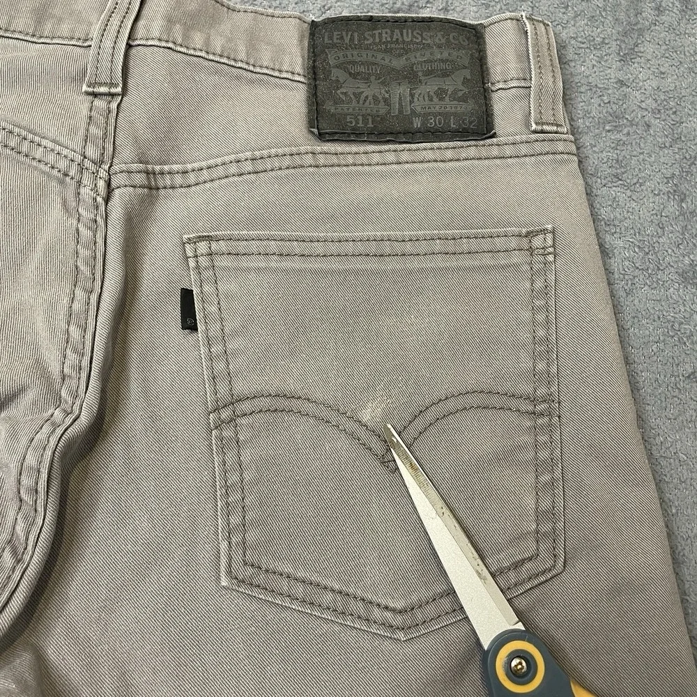 Levi's 511 Men's Slim fit jeans, Size 30x32, Gray Denim - Read Flaws